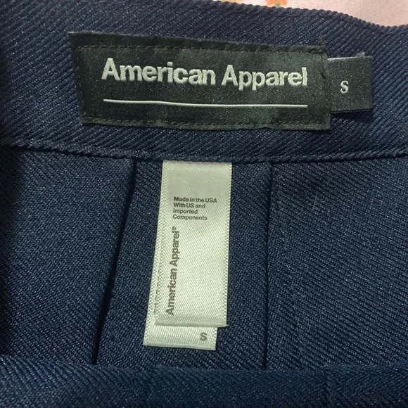 Small navy blue American apparel pleated mini skirt - Picture 2 of 2